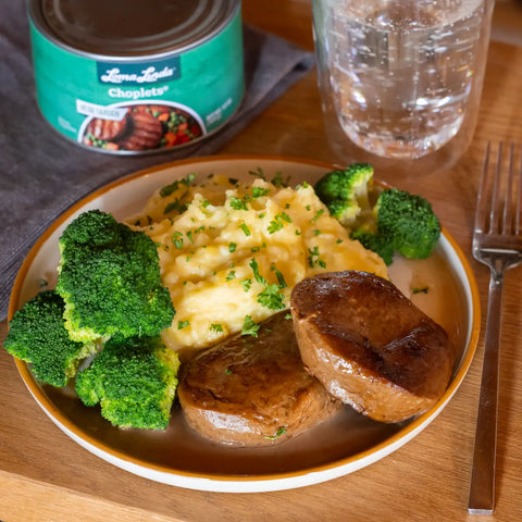 Choplets served on a plate with mashed potatoes and steamed broccoli – plant-based pork alternative in a hearty, homestyle meal